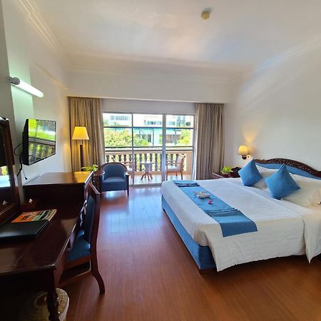 อินทรเทวี อังกอร์ Hotel เสียมราฐ ภายนอก รูปภาพ