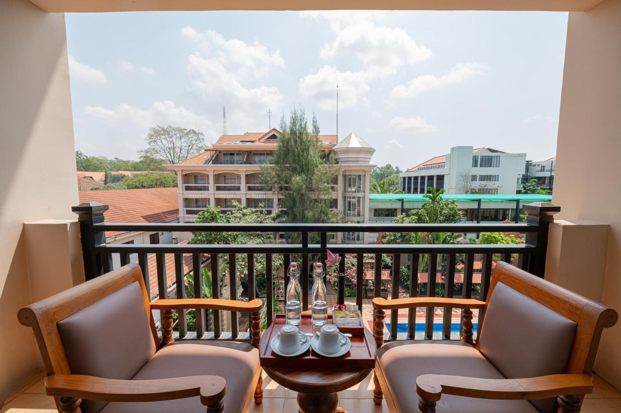 อินทรเทวี อังกอร์ Hotel เสียมราฐ ภายนอก รูปภาพ