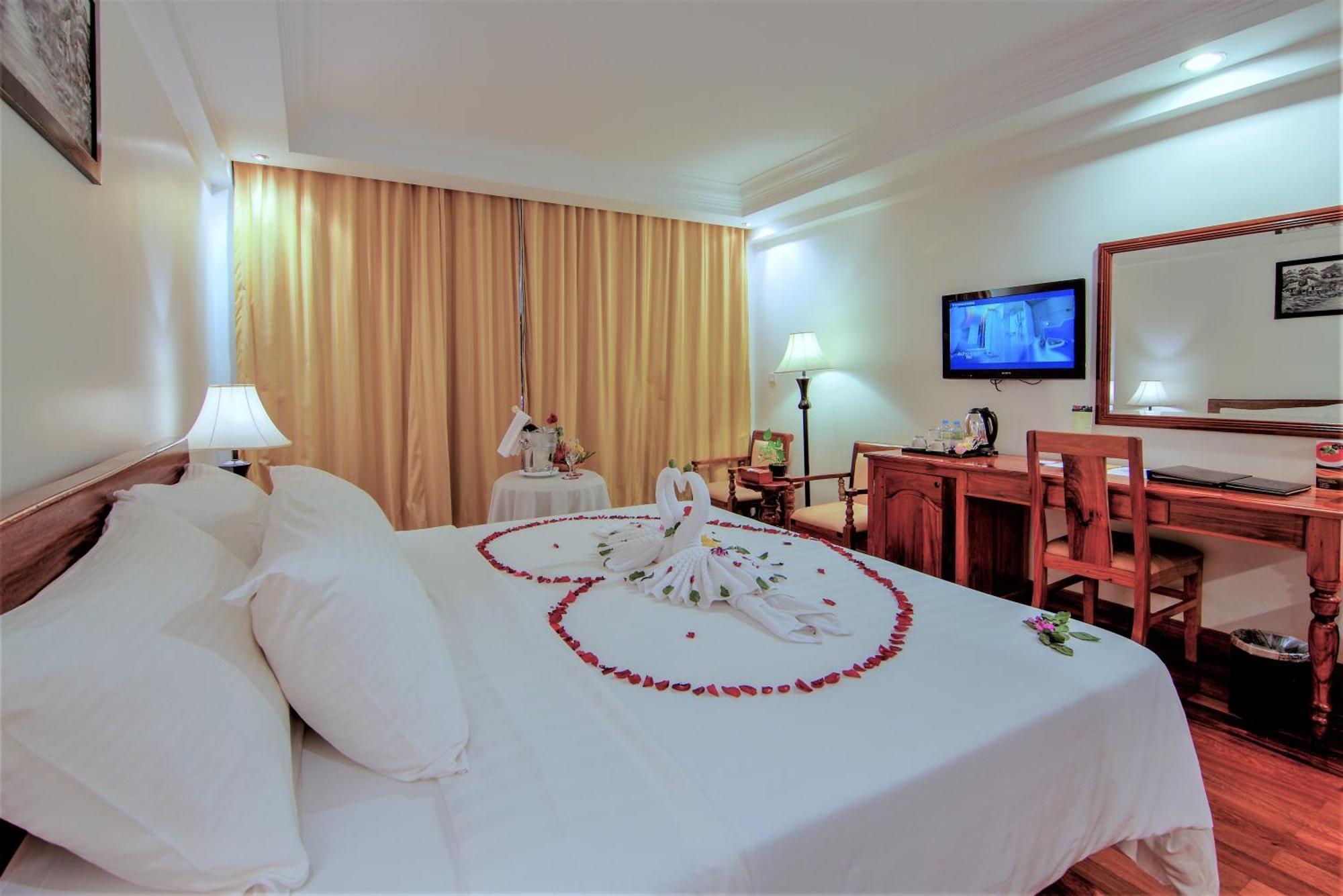 อินทรเทวี อังกอร์ Hotel เสียมราฐ ภายนอก รูปภาพ